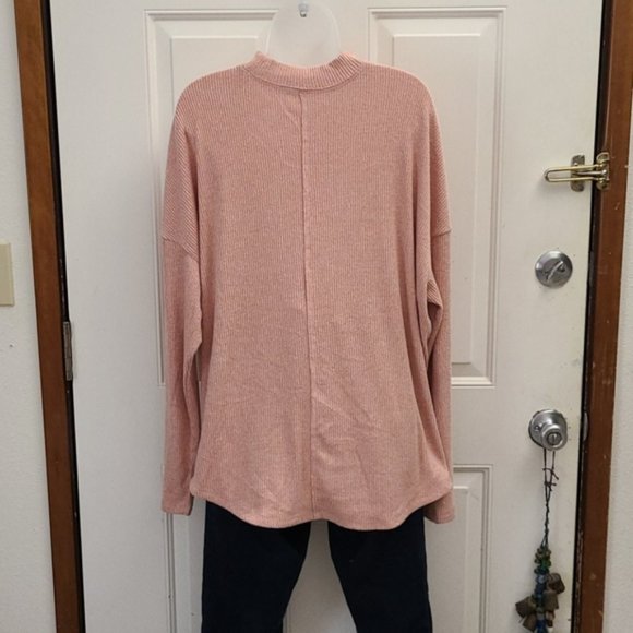 SO Super Soft Pink Top - Picture 2 of 9